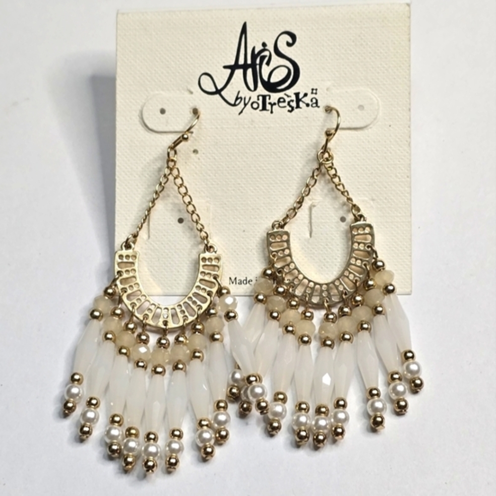 Aris by Treska Gold Tone White‎ Beaded Chandelier Drop Earrings Boho Faux Pearl